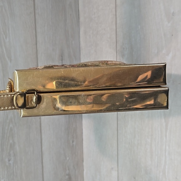 Vintag1960s TYROLEAN Bag Tapestry Cloth Embroidered Puffed Puffy Victorian Purse - Picture 7 of 13